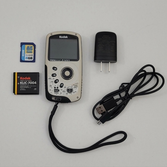 Kodak PlaySport Zx3 1080 HD Pocket Video Camera Waterproof with 4GB Card - Picture 1 of 9
